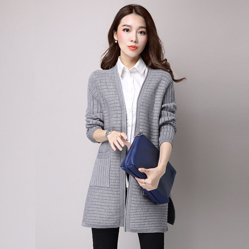 立秋之后出门别穿裙子，40岁女人这么穿，不显老，人见人夸好看