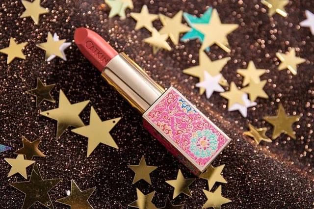 张天爱、戚薇素颜一言难尽，但涂个口红瞬间颜值开挂！我服了！