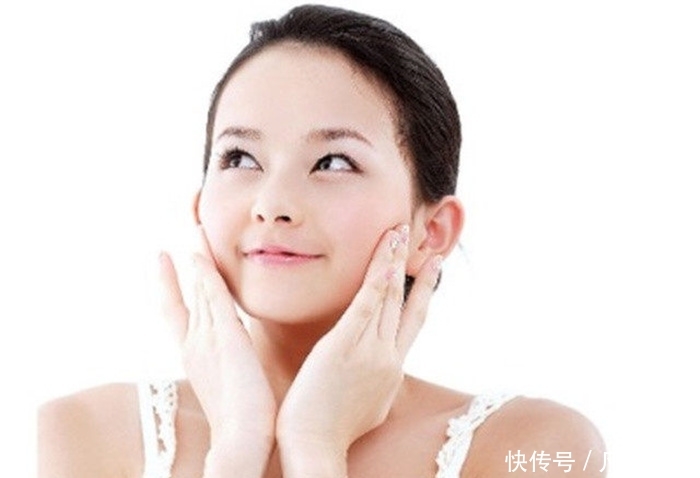 「皮肤」50岁都没有皱纹的女人,生活中都有5个特征,而且越老越漂亮!