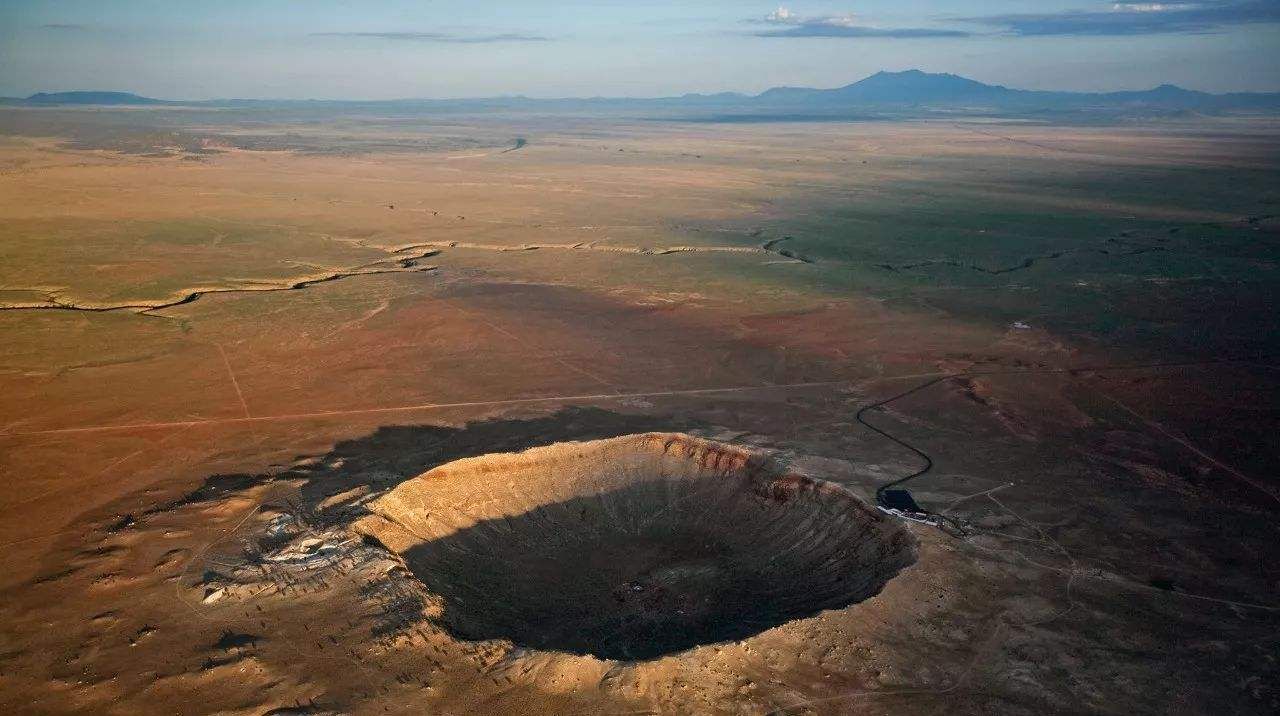 世界最大陨石坑，面积是上海的11倍，有丰富的资源却不开采
