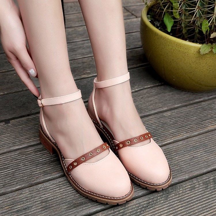 凉鞋还是要选择这样的，精致大气，百搭还时尚，重要的是呵护双脚