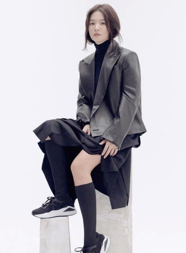 「 款式是比较简单」前后判若两人,穿中毒黑丝的腿绝了!,有一种“整容”叫宋慧乔离婚