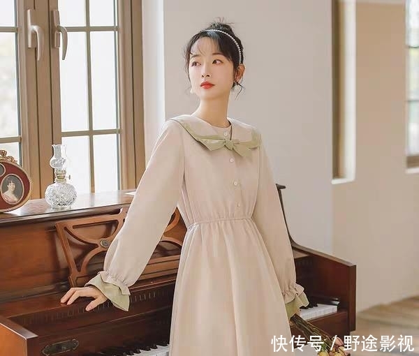  『大气』春季碎花裙气质柔美，复古裙典雅大气，裙子就应该这样穿