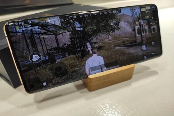  『性能配置』OPPO Find X2 Pro上手体验：外观尽显奢华气息“牛奶屏”流畅度无以言表