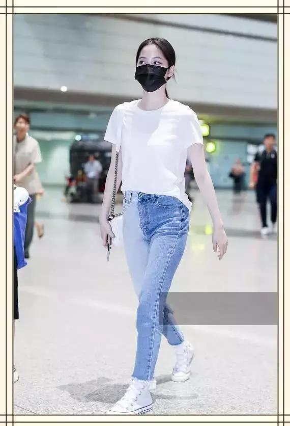 宋祖儿的腿太好看，但同一条牛仔裤欧阳娜娜穿，网友：这是少女腿