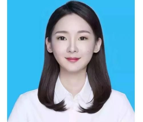  瞬间：女生拍证件照时，get这三个拍照小技巧，让你瞬间变女神