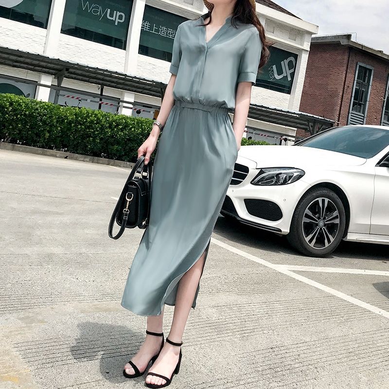 女生少穿淑女装,显的做作不娇柔,冷淡风长裙楚楚动人令人着迷