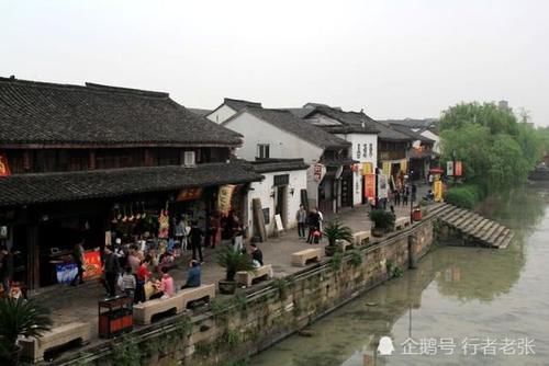 这座古镇曾是江南十大名镇之首，大运河上唯一的七孔石拱桥