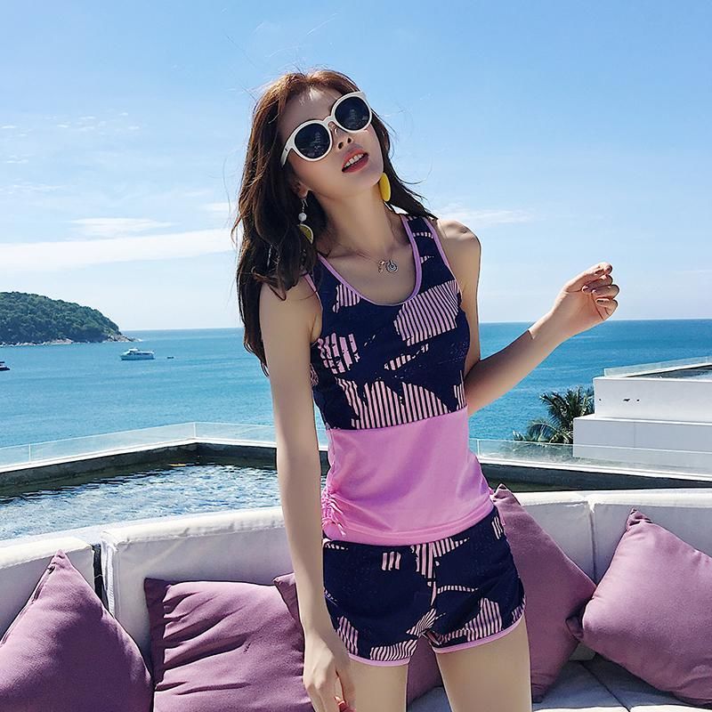 游泳馆的女人“真敢穿”，穿下面“魅惑装”，风情万种潦倒一大片