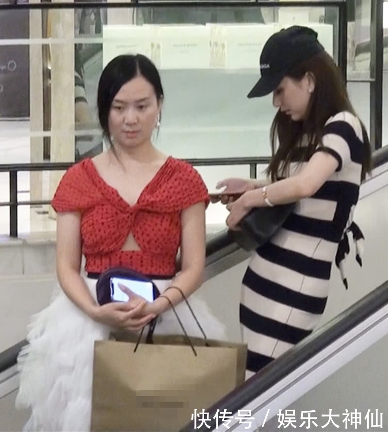 方媛身材似逆生长，怎么拍都是S型，胯宽还是腰细？