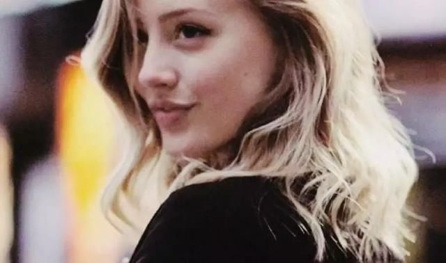 初代博主，最爱的还是她-换季穿衣没灵感?从她身上能找到!