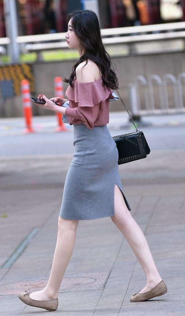 街拍美女:小姐姐的侧颜真的好好看耶!清纯又性感你们说是不是呀