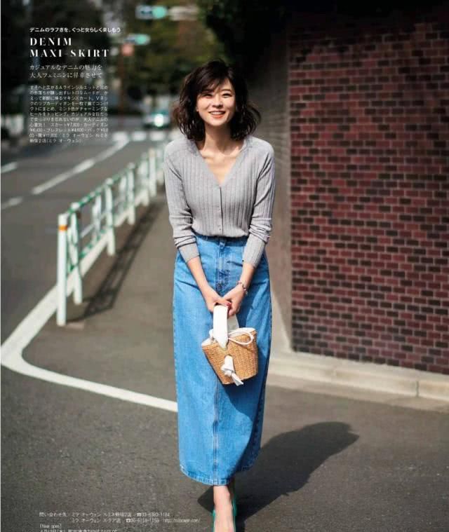 「试试」脸圆的妹子有救了,快试试V领衣复古又大气,连明星们都爱不释手