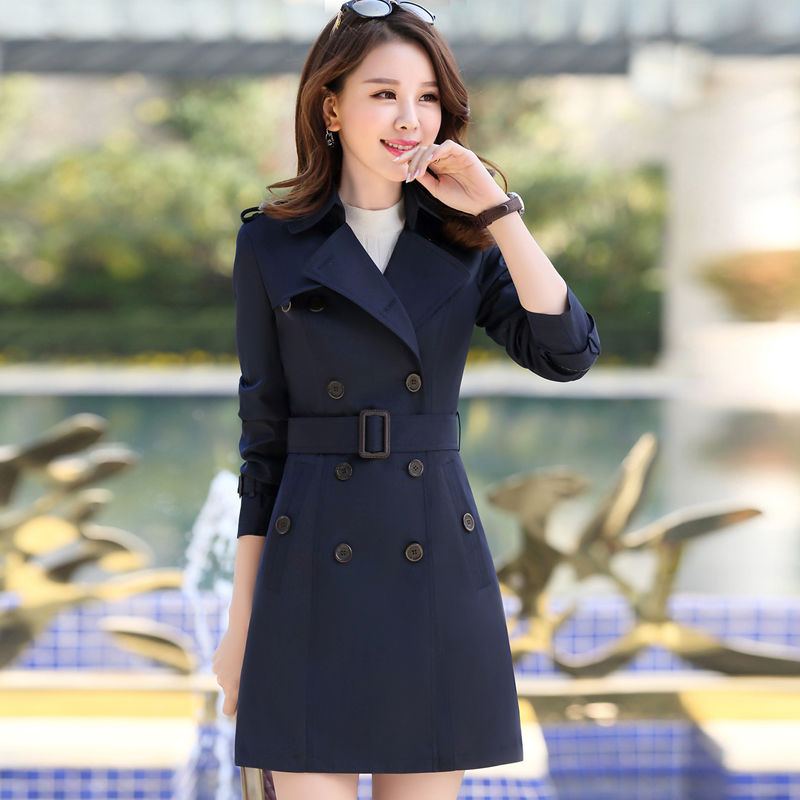 70后女人，一定要学会打扮!瞧下图这样穿，高贵精致女人味十足