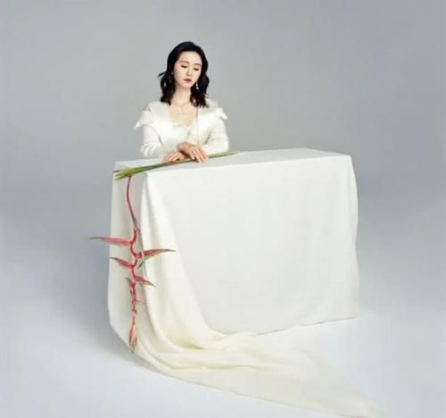  [刘诗诗]“口红叠涂”就该先涂浅色后涂深色？原来这么多年一直做错了