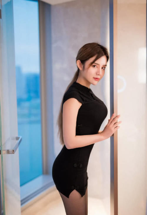 #气质#一身黑色气质小姐姐,女神般的魅力,尽显都市风味