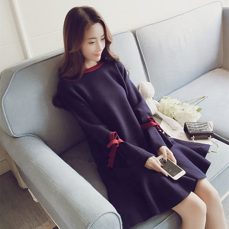 女人对裙子的热爱不仅仅是在夏天,秋天照样也可以穿上裙子美美哒