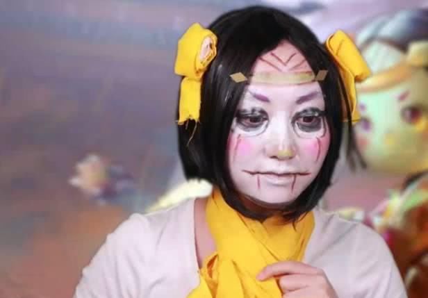  『小萝莉』小萝莉仿妆《王者荣耀》鲁班七号，化上眼妆后，实在太讨人喜欢了