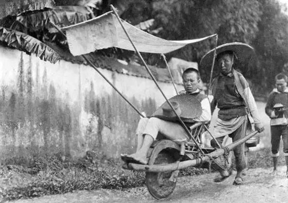  「发现」美国人在鞋盒里发现了6000张中国老照片