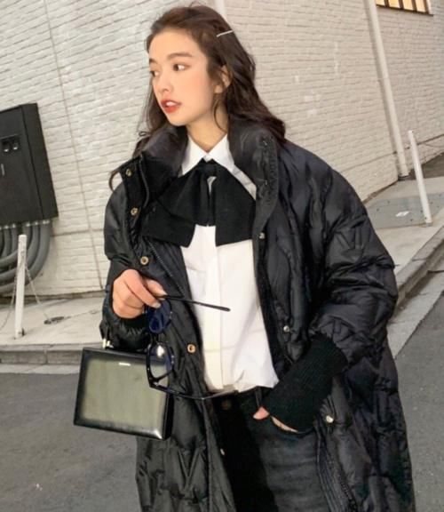 [显瘦]女孩子怎么能错过衬衫现在都流行这样的“混搭”，又潮又显瘦