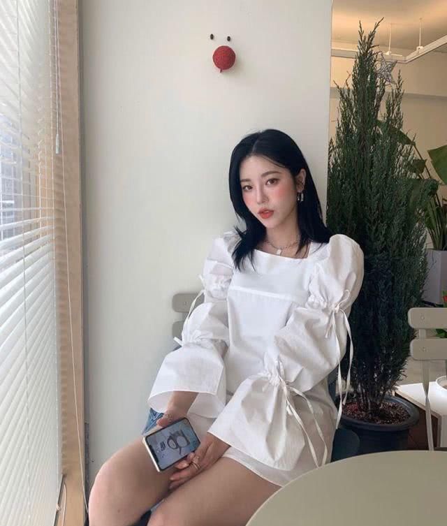  [显瘦]春季搭配：今春穿上“candy袖”，谁穿谁美，显瘦又时髦！