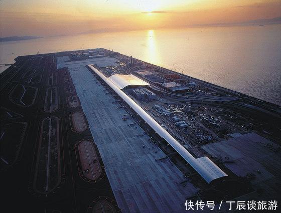 日本花1300亿填海建的机场, 今面临沉没危险, 靠906根柱子支撑