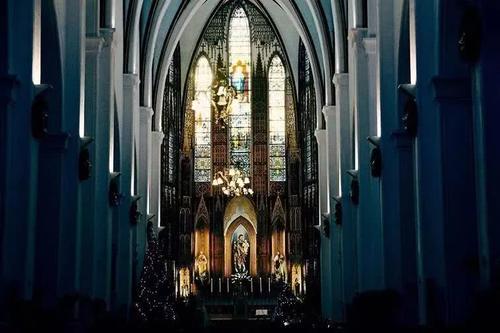 被称为亚洲最“破旧”的首都，却是独具魅力的浪漫之城