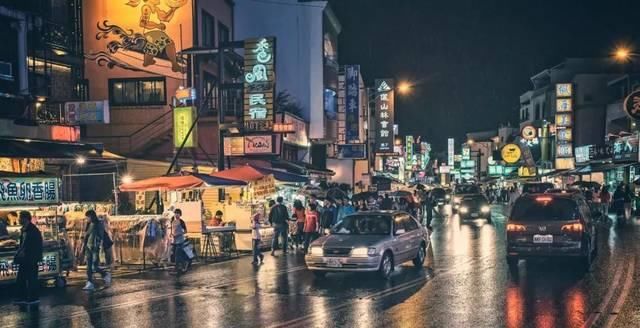  流浪者|深圳地摊江湖：月入过万的城市流浪者，还有难以诉说的心