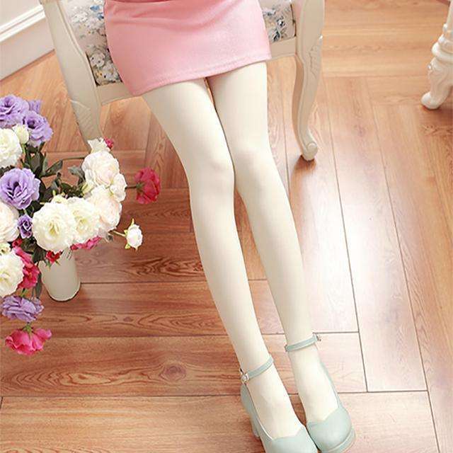 搭配这样的丝袜, 朋友都夸我的腿修长迷人, 真是太美了