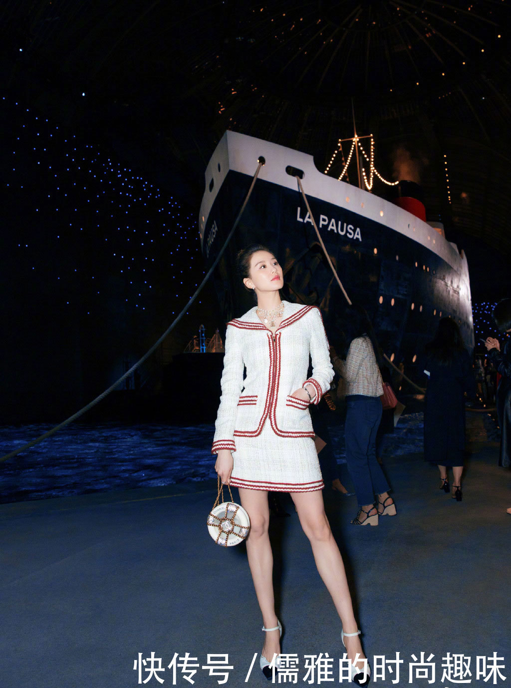 刘诗诗时尚大片写真,A字短裙秀长腿,网友目光