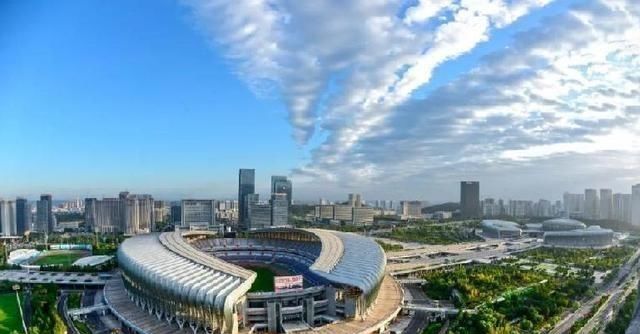  「成功突破」山东“第二个青岛”，曾被很多网友吐槽，如今GDP即将突破一万亿