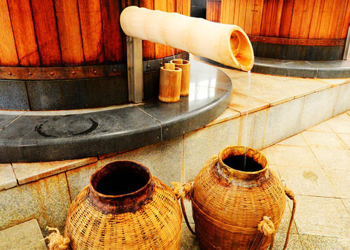 一个藏酒的洞，咋就成了收费的景区？