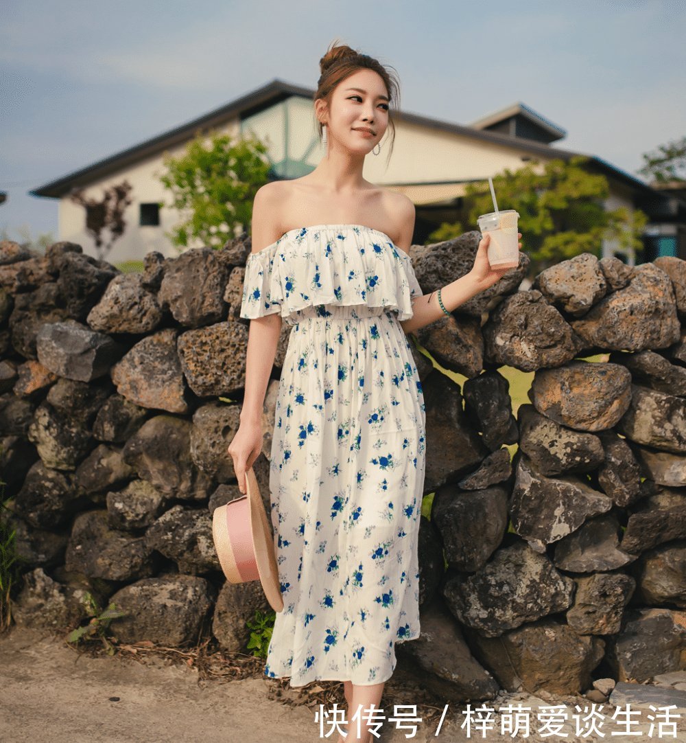  #美女#绽放青春的比基尼泳衣美女，冰肌玉骨，尽显时尚性感的女人味！