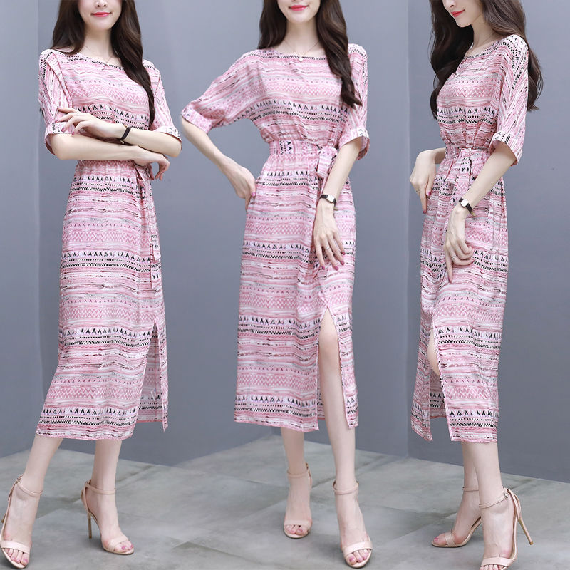 有一种裙叫“粉嫩裙”，比套装洋气，比旗袍有魅力，美的清新脱俗