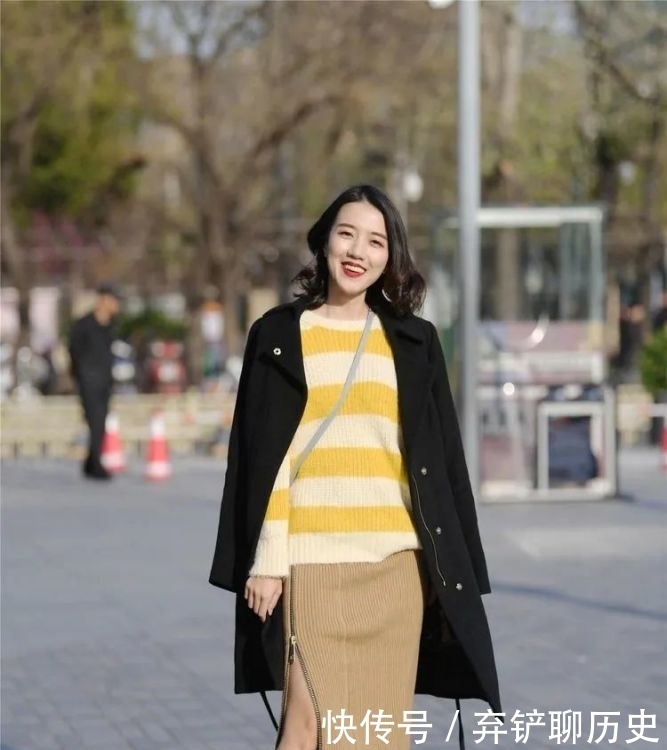  气质|笑容甜美的气质型美女，不仅气质出众，颜值也很高
