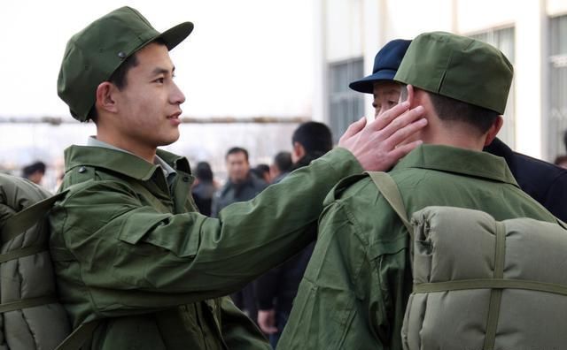 农村去当兵的没有以前多了，为什么？你们愿意送孩子去当兵吗？