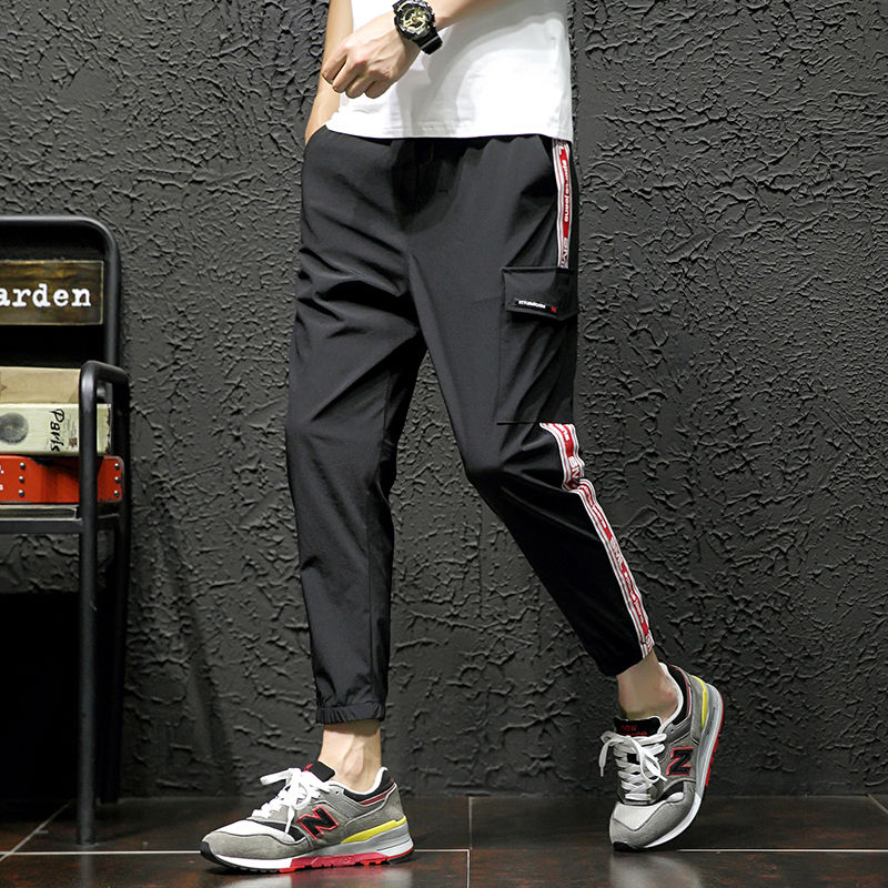 超级小男神，帅气的小裤子，期待你的带走，牛仔裤