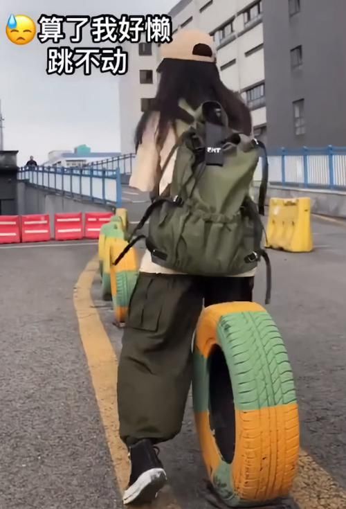  [匡威]一个女生155高，却被人说145，原来是因为用工装裤配了匡威
