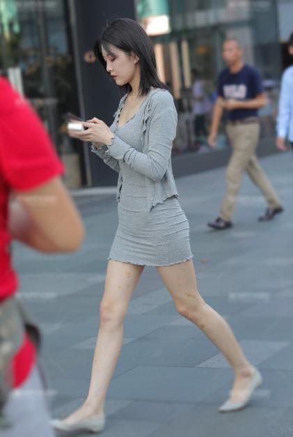  要紧|裙子就像量身定做的，比紧身衣还要紧，勒得气都出不来
