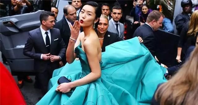  『没用』破产的辛德瑞拉Zac Posen！看来裙子再好看，人们买不起也没用