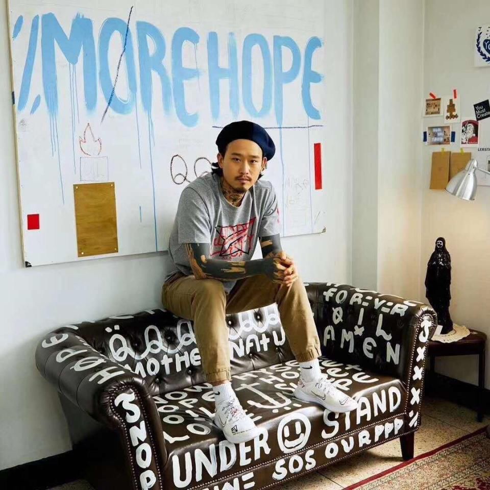 给自家汉子买东西，想送男朋友一双鞋，400以内有什么好推荐吗?