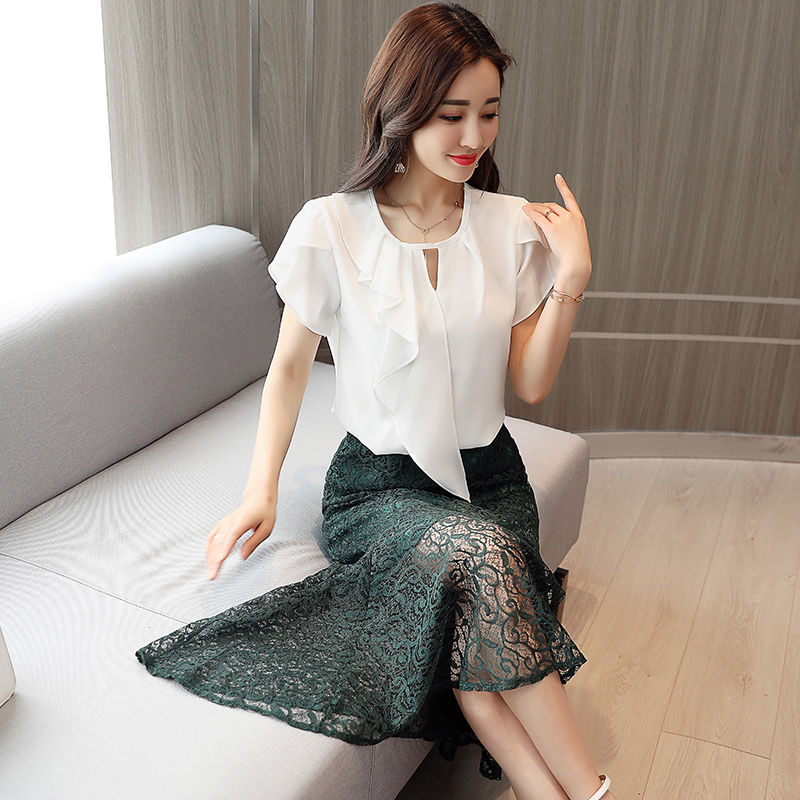 头一次见这么洋气的冷风裙，适合40岁左右的女人，女人味挡不住