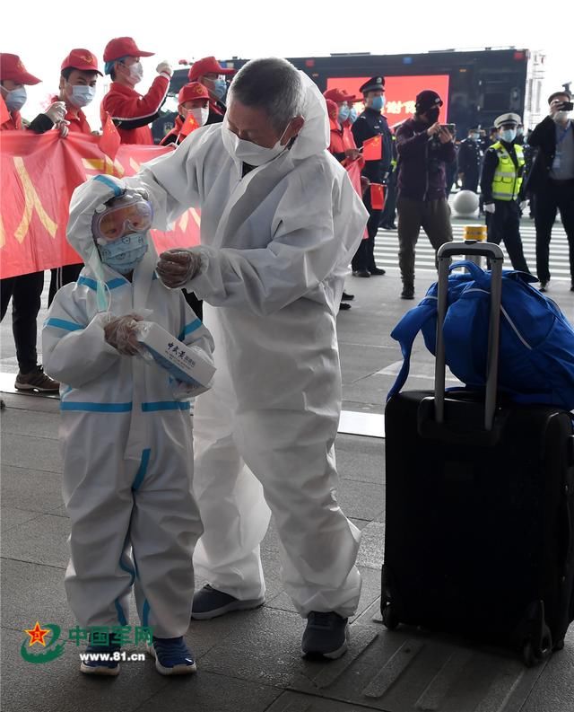  北高速收费站@江城?重启丨解放军报记者全景记录武汉“解封”