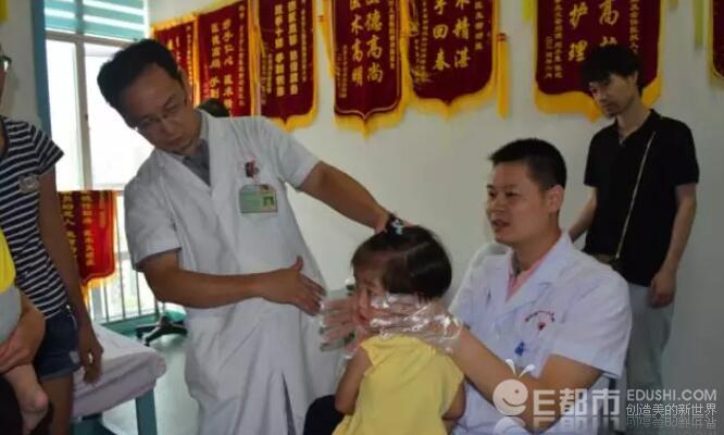 推拿诊所小孩当练手系谣言 辟谣后网红医生谢功能的医术又遭质疑