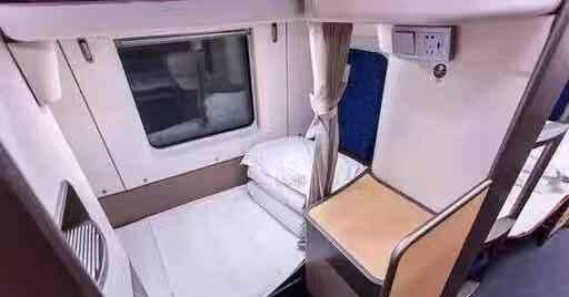  「中国」厉害了我的国，中国最舒适的双层软卧高铁，行走大中国