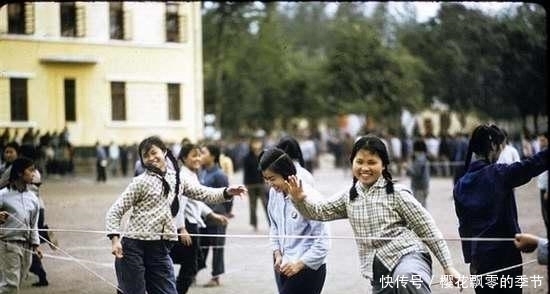  「老照片」罕见老照片：看看上世纪70年代的中国什么样子，充满