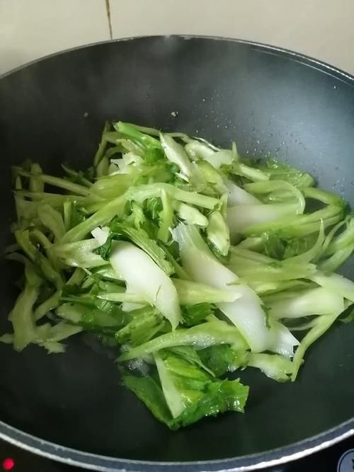 『食物』12种补水食物,吃完皮肤不干燥,连护肤品都省一大半,排除废物