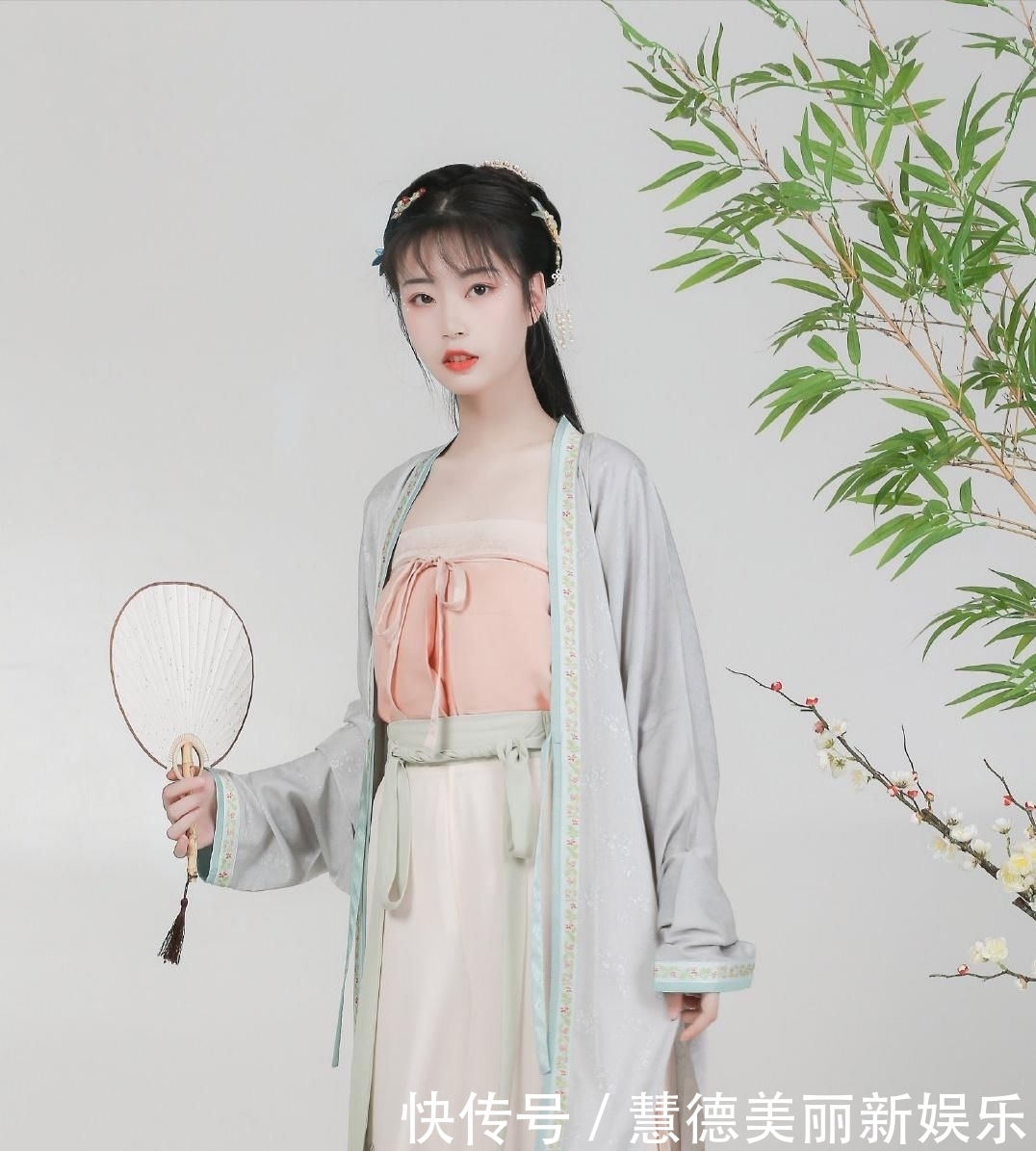 [小白]别再说汉服不日常了。这几套汉服小白也能穿出街，效果够“雷人”