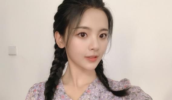 「选手」杨超越成选秀节目标杆,青你2选手频频炒作,谁是下一个锦鲤?