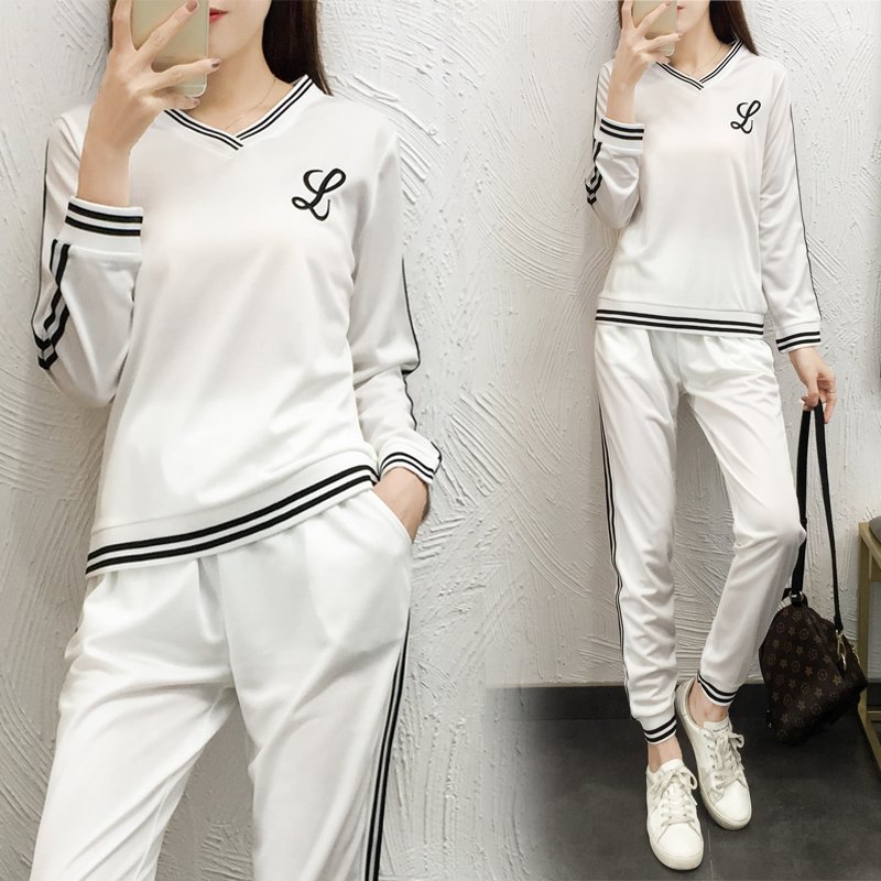 胖子的我，出门从不穿裙子!只穿着时髦套装，气质有范还显瘦